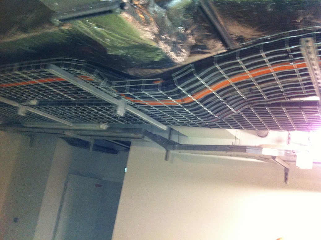 Imagen Proyecto Passerelle porta cavi a filo in edificio terziario: ospedale 1328